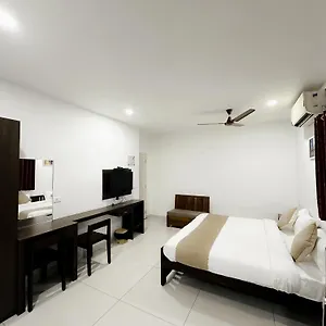 3* Hotel White House