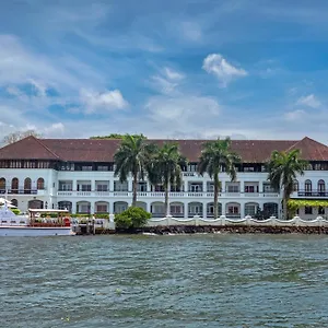 5* Отель Brunton Boatyard - A Cgh Earth Experience
